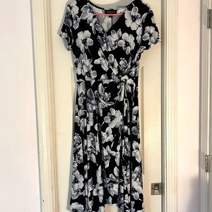 BLUE FLORAL MIDI DRESS SIZE MEDIUM